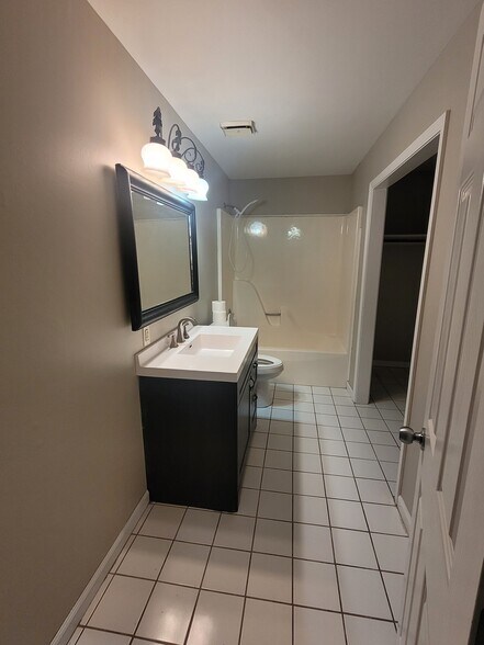 Building Photo - 2207 Weathered Rock Rd