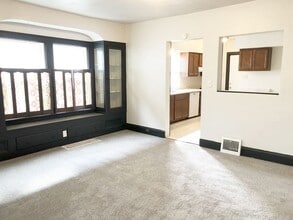 Building Photo - 3 Bed 1 Bath Single Family Home In South B...