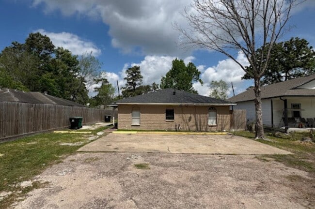 Building Photo - 9325 Kentshire Dr