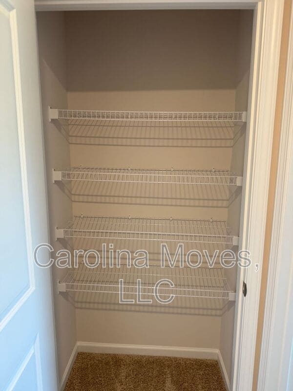 Building Photo - 555 Yellow Fox Rd