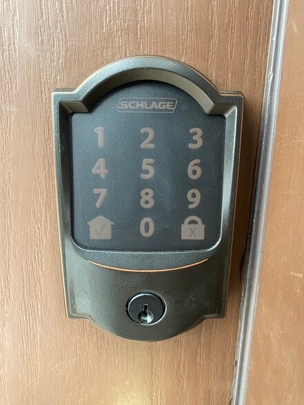 Deadbolt/door lock - 1101 Sugar Loaf Rd