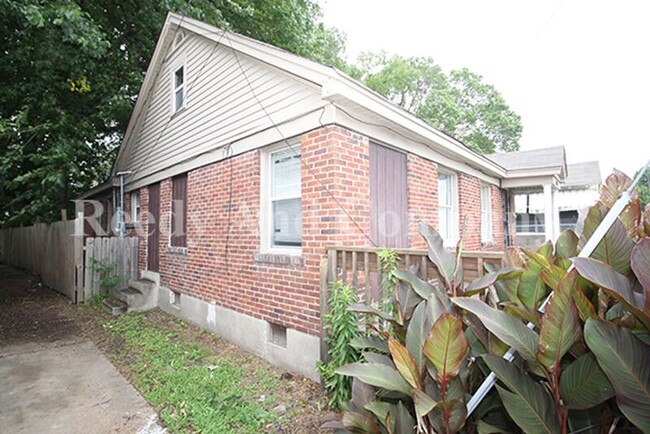 Building Photo - 1898 E McLemore Ave