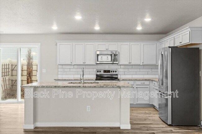 Building Photo - 7684 S Seabreeze Way