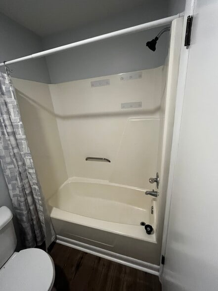 Building Photo - 4802 Easy St