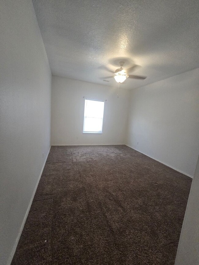 Building Photo - 5325 Caprock Ct NE