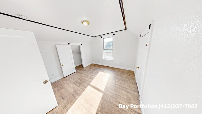 Building Photo - 1239 Haskell St