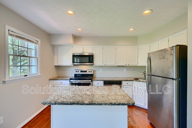 Building Photo - 3419 Clairborne Way