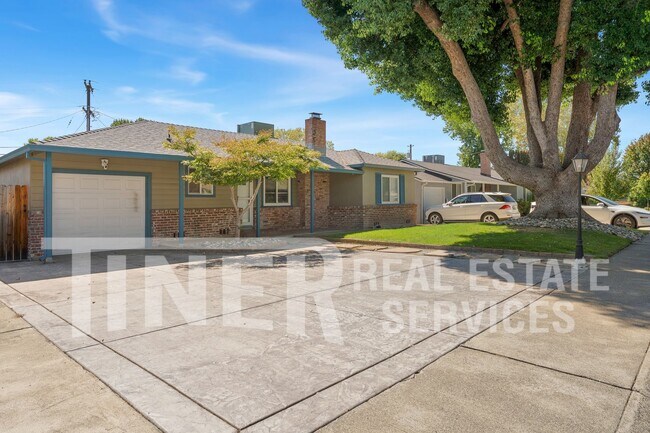 Building Photo - 1107 Meadow Rd