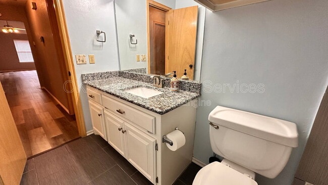 Building Photo - 17316 Valley Crst