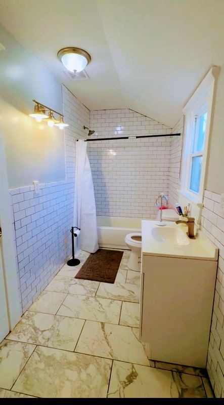 Building Photo - 7818 6th Ave S