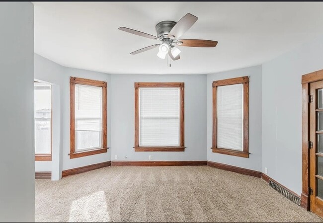 Building Photo - 901 S 1st St