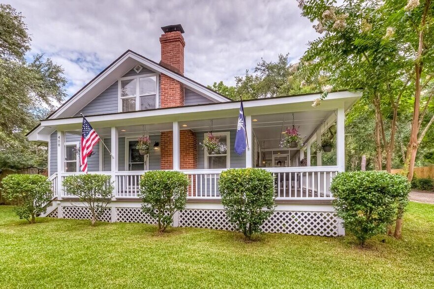 View from street - 408 Woodland Shores Rd