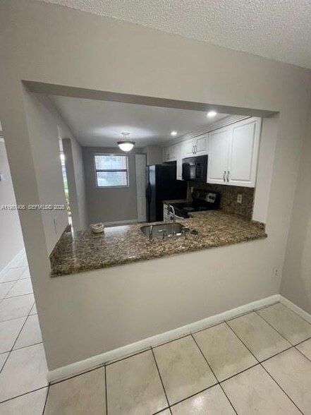 Building Photo - 20810 NE 8th Ct