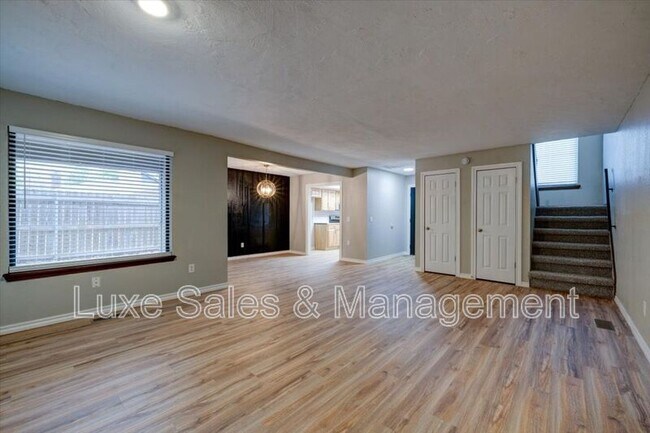 Building Photo - 1707 N Gleason Ave