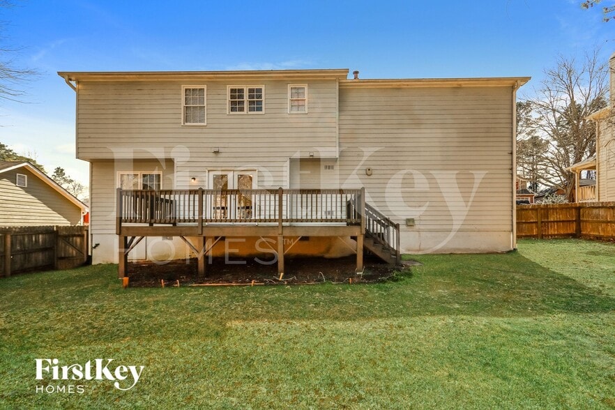 Building Photo - 331 Crescentview Ct