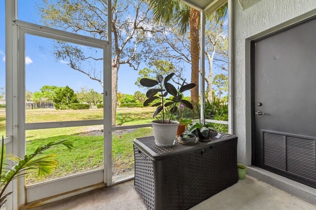 Building Photo - 3043 Grandiflora Dr