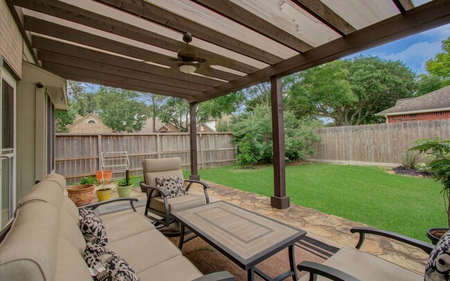Building Photo - 3203 Blaesser Dr