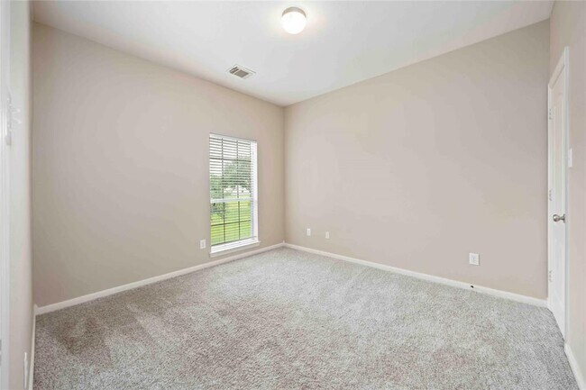 Building Photo - 17711 Brair Arbor