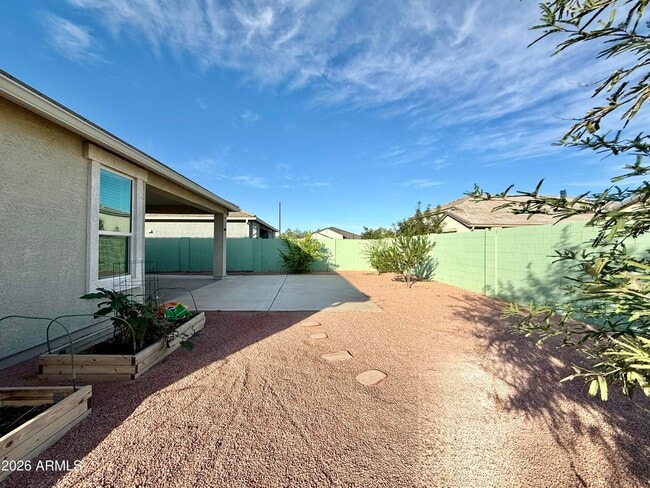 Building Photo - 38184 W Santa Monica Ave