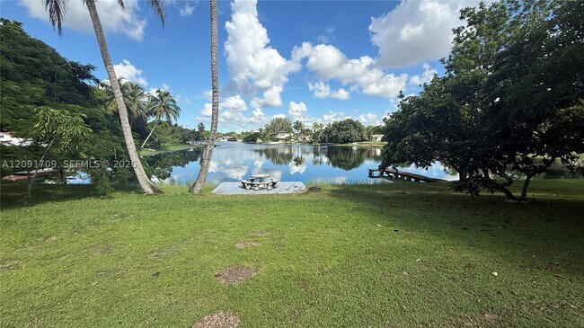 Building Photo - 6365 Miami Lakeway S