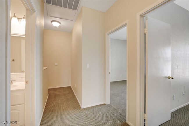 Building Photo - 251 S Green Valley Pkwy