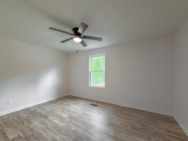 Building Photo - 1751 Pepper Dr