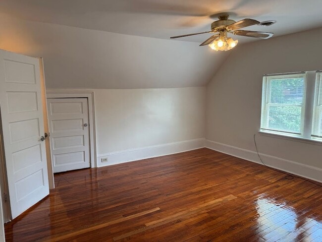 Building Photo - 5603 Fair Oaks St