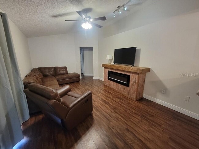 Building Photo - 6371 Shadydale Ave