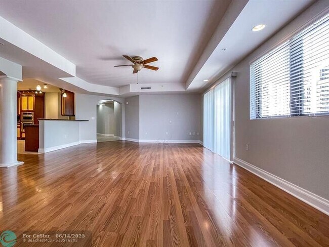 Building Photo - 4241 N Ocean Blvd