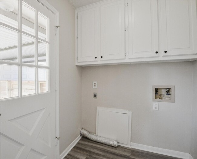 Building Photo - 3223 Deep Anchor Way
