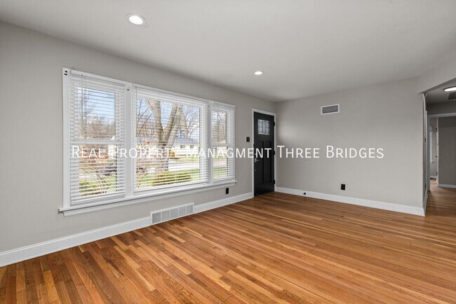 Building Photo - 110 Birchwood Dr