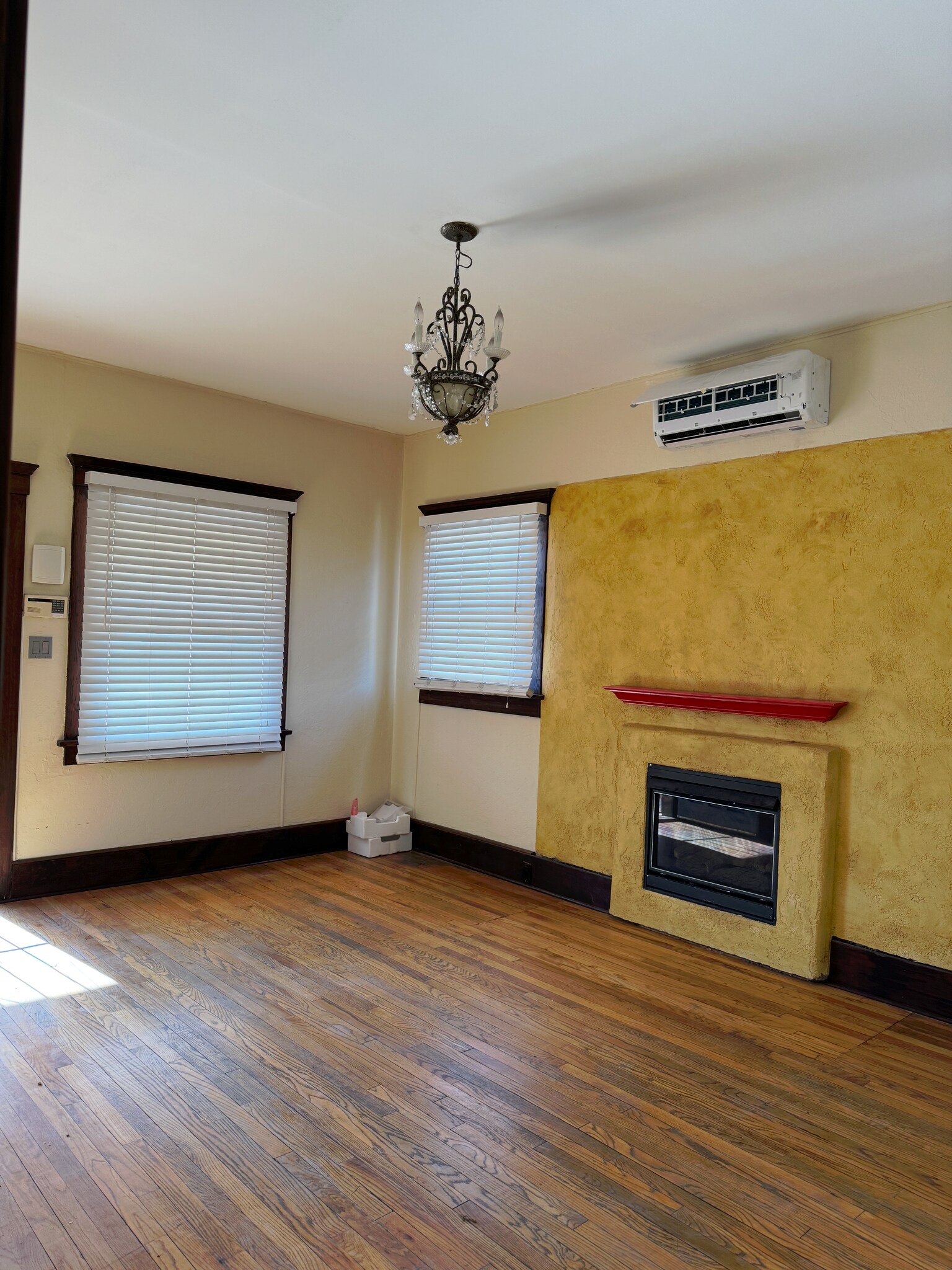 Gas fire place, mini split - 525 N 1st Ave