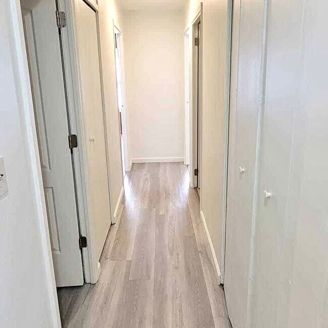 Building Photo - 2407 Carrelton Dr