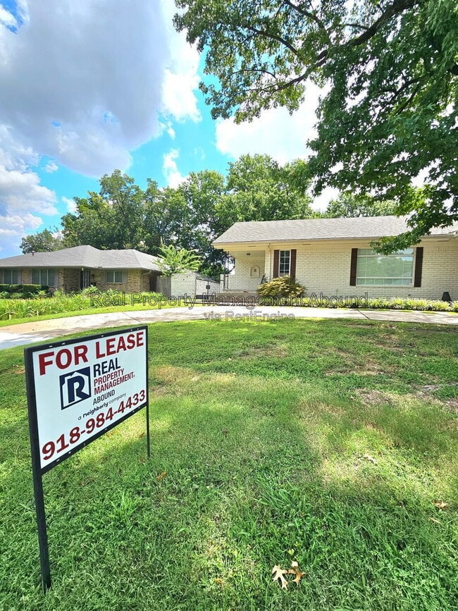 Building Photo - 5019 S Joplin Ave