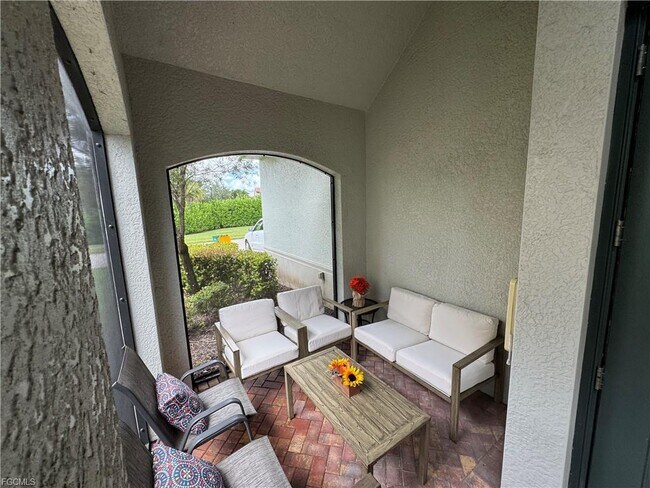 Building Photo - 1431 Santiago Cir