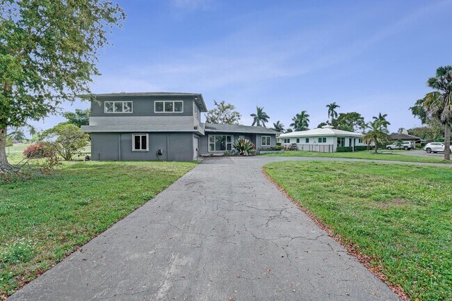 Building Photo - 6700 E Tropical Way