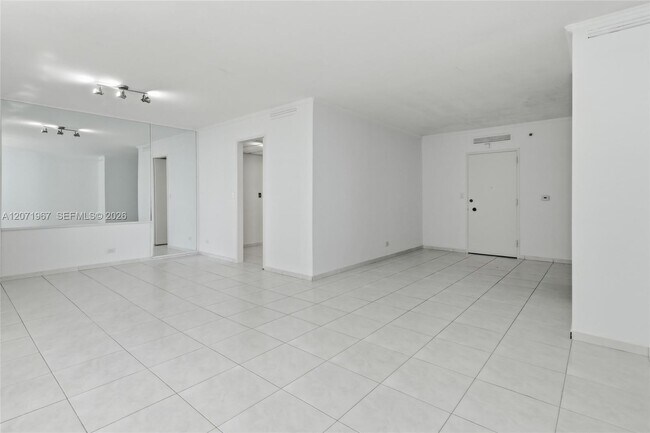 Building Photo - 5055 Collins Ave