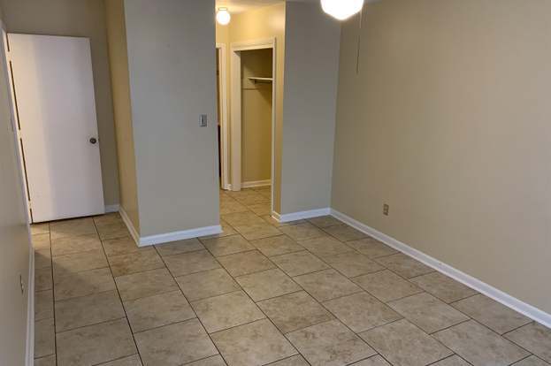 Building Photo - 210 Westwood Dr