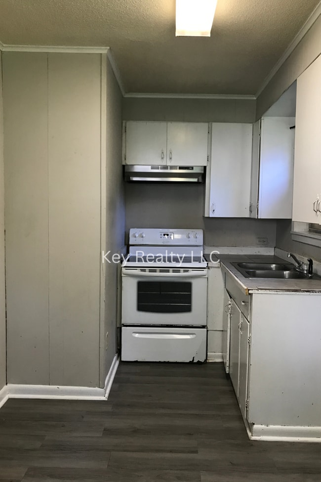 Building Photo - 2517 - B Webster St. - Alexandria MOVE IN ...