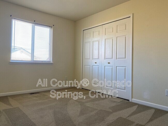 Building Photo - 8482 Crossfire Ct