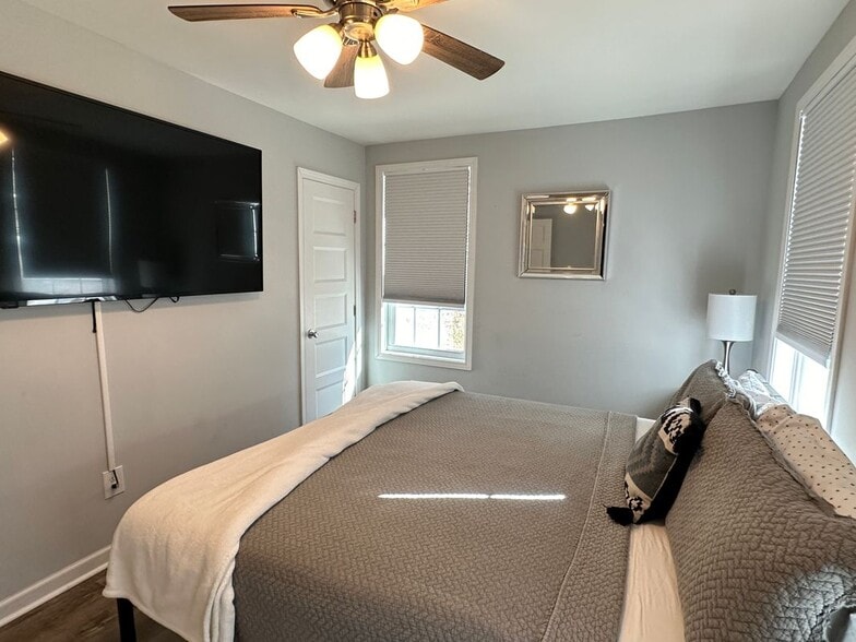 Building Photo - 285 Whitaker Cir NW