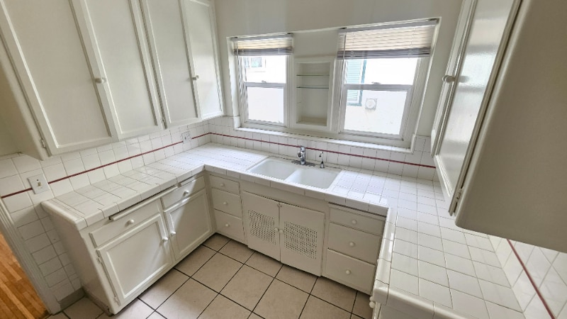 Building Photo - 224 S Tower Dr