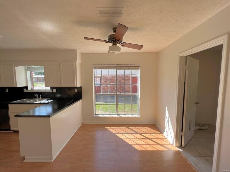 Building Photo - 5725 Bangor Ct