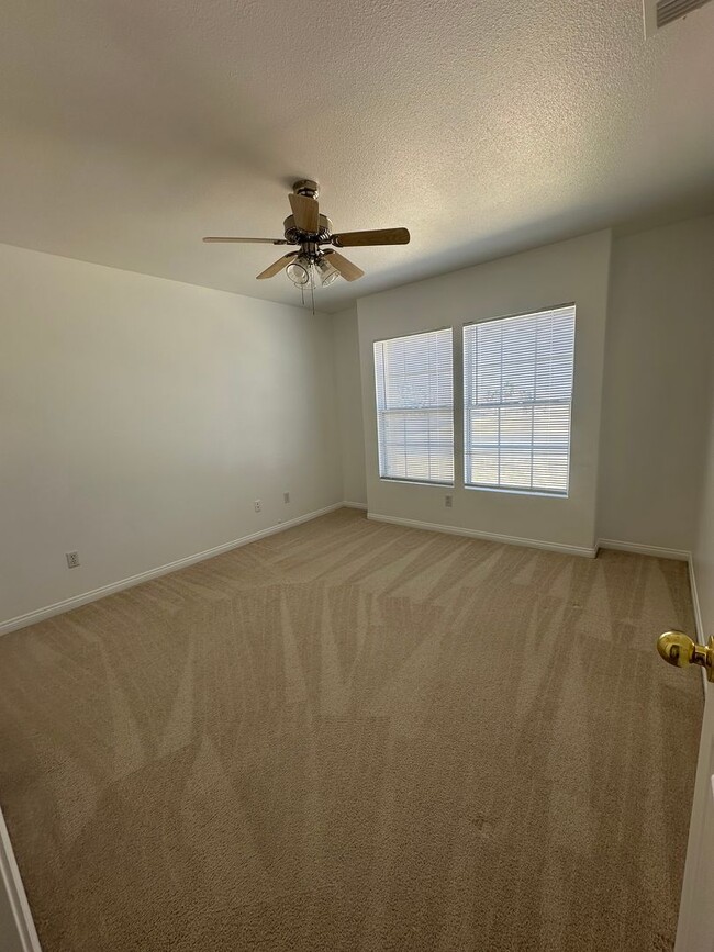 Building Photo - 3 bedroom, 2 bath in Copper Hills