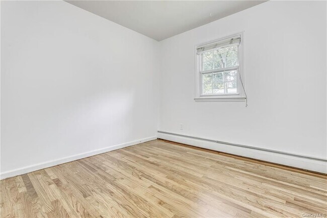 Building Photo - 4 Hamilton Ln