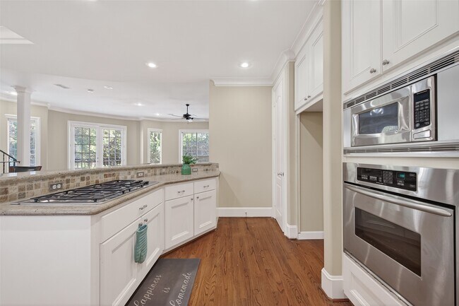 Building Photo - 105 Detering St