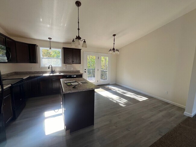 Building Photo - RARE FIND!