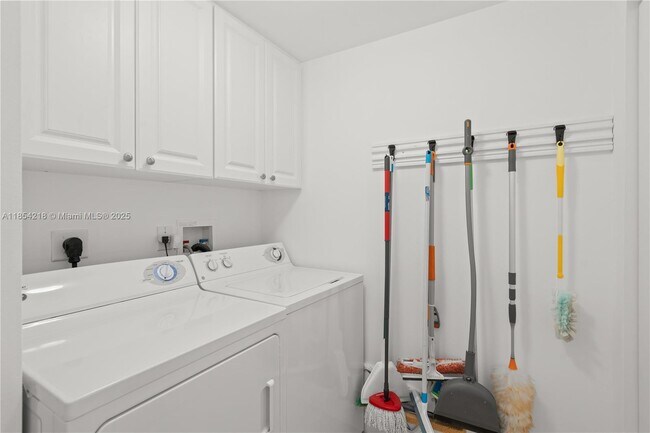 Building Photo - 21055 Yacht Club Dr