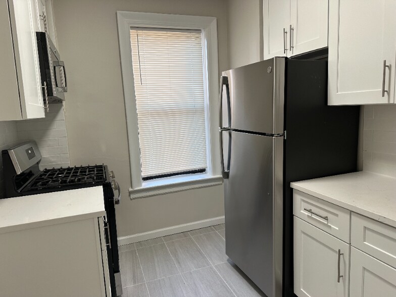 Building Photo - 18 Kensington Ave