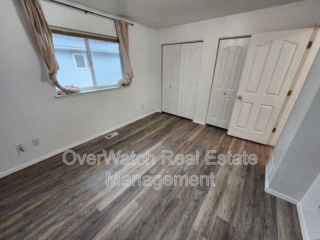 Building Photo - 9940 Grange Dr